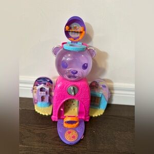 Polly Pocket Gumball
Bear Vending Machine Toy
Playset